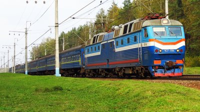 Потяги із Закарпаття до Львова та Івано-Франківська змінюють графік