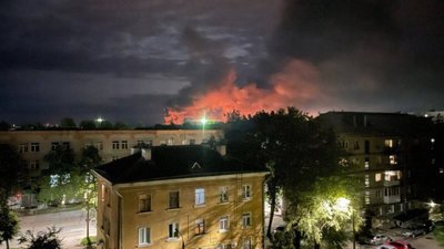 Масована ракетна атака дронами-камікадзе по військових обʼєктах на території рф