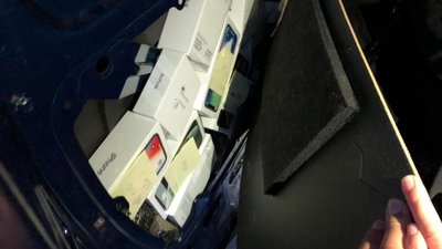 На Львівщині контрабандист позбувся великої партії коштовних  «iPhone» (ФОТО)