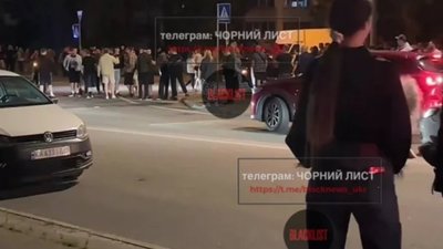 У Києві ТЦК кричать "Ганьба" (ВІДЕО)