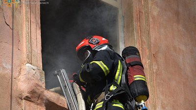 На Львівщині через зарядний пристрій в розетці мало не згоріла квартира