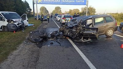 Загинув 21-річний водій: поліція розповіла подробиці смертельної ДТП на Львівщині (ФОТО, ВІДЕО)