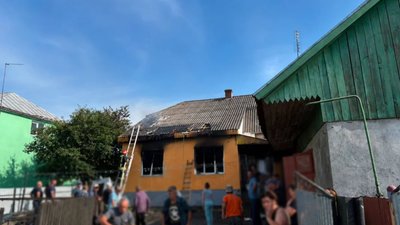 На Львівщині сусіди допомогли боротися з пожежею