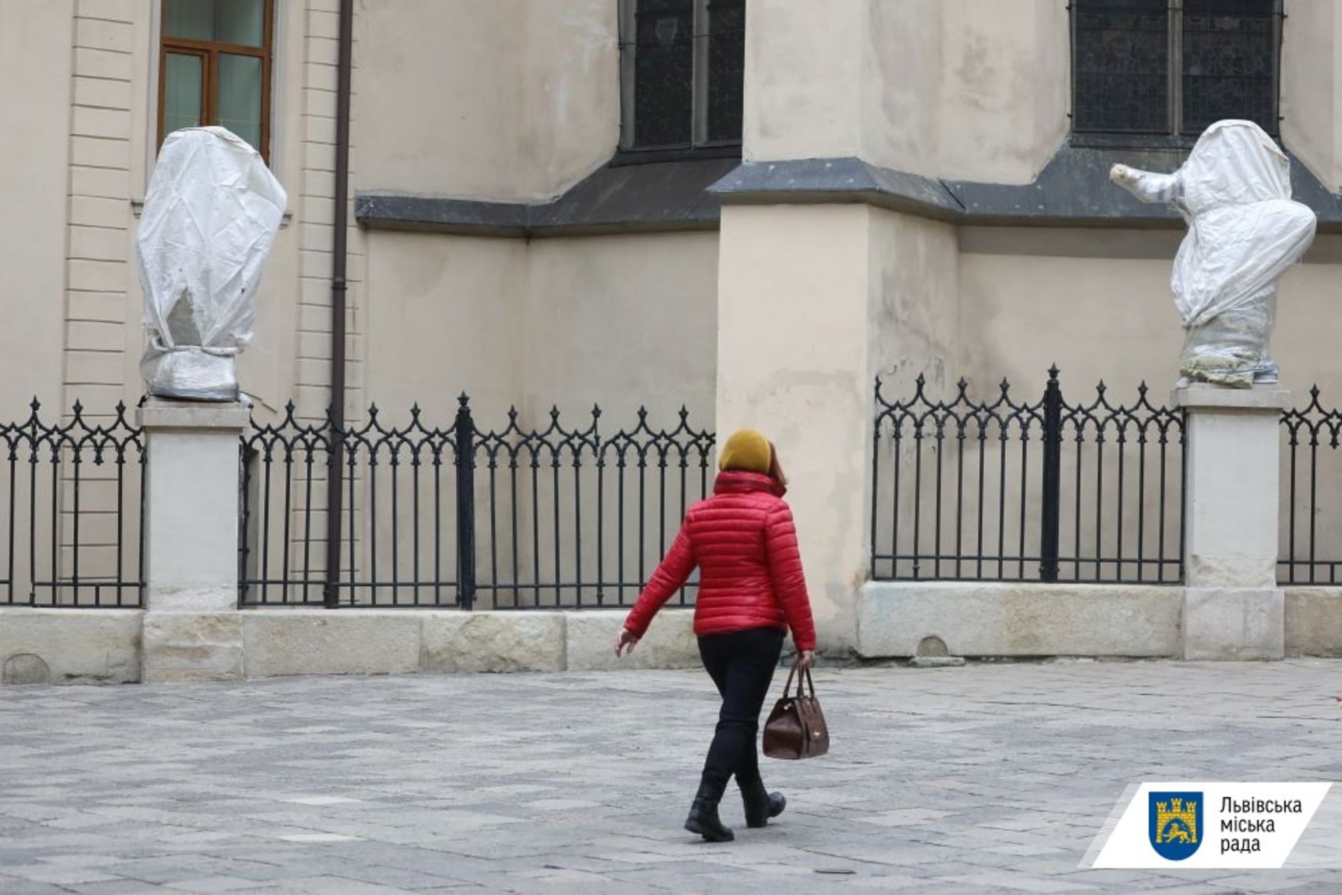У Львові "евакуювали" Христа з Вірменського собору