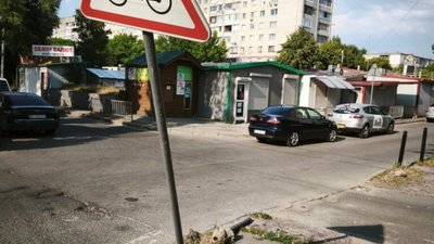 У Львові чиновники Садового оригінально вирішили проблему із стовпчиком