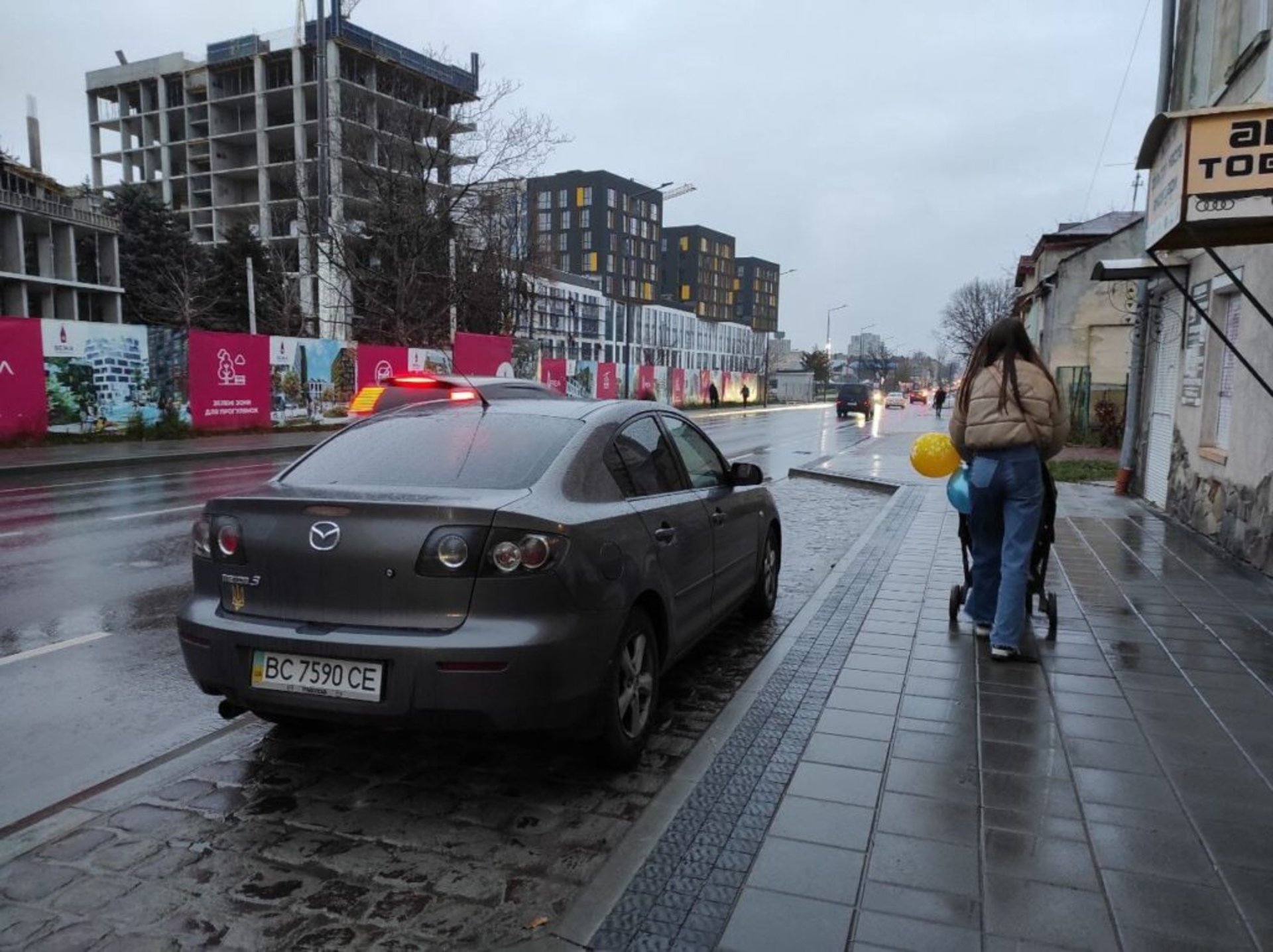 У Львові розповіли про недоліки ремонту вулиці Богдана Хмельницького, фото Зручне місто