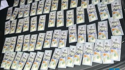 У Львові через хабар за перевезення золотих злитків через кордон судитимуть митника