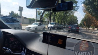 На Шевченка на кільці включили світлофори (ФОТО)
