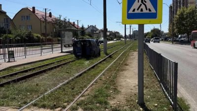 У Львові в автомобіля відмовили гальма (ФОТО, ВІДЕО)