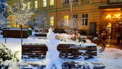 У центрі Львова з’явилась снігова людина (ФОТО)