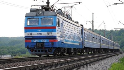 Пасажирам: відбулися зміни у графіках руху приміських поїздів до Львова