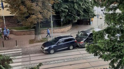 У Львові зупинився рух трамваїв на Сихів (ФОТО)