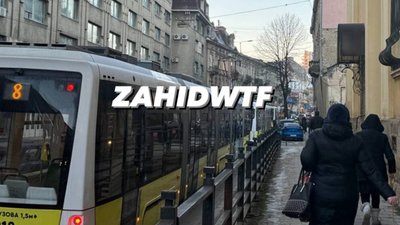 У Львові зранку два рази відбувся парад трамваїв