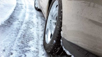 Водіям: на перевалах в Івано-Франківській та Львівській областях сніг з дощем