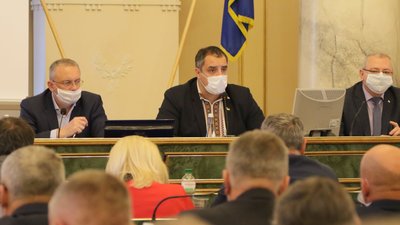 Львівська облрада обурена спробою оскаржити в Конституційному Суді України амністію майданівців