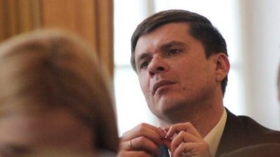 Дружина львівського депутата Мельника придбала новий будинок і землю поблизу Львова