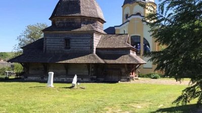 На Жовківщині оцифрують унікальний іконостас та давній храм