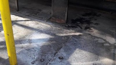 У салоні львівської маршрутки на пасажирів вдарив "гейзер" кип‘ятку (ФОТО)