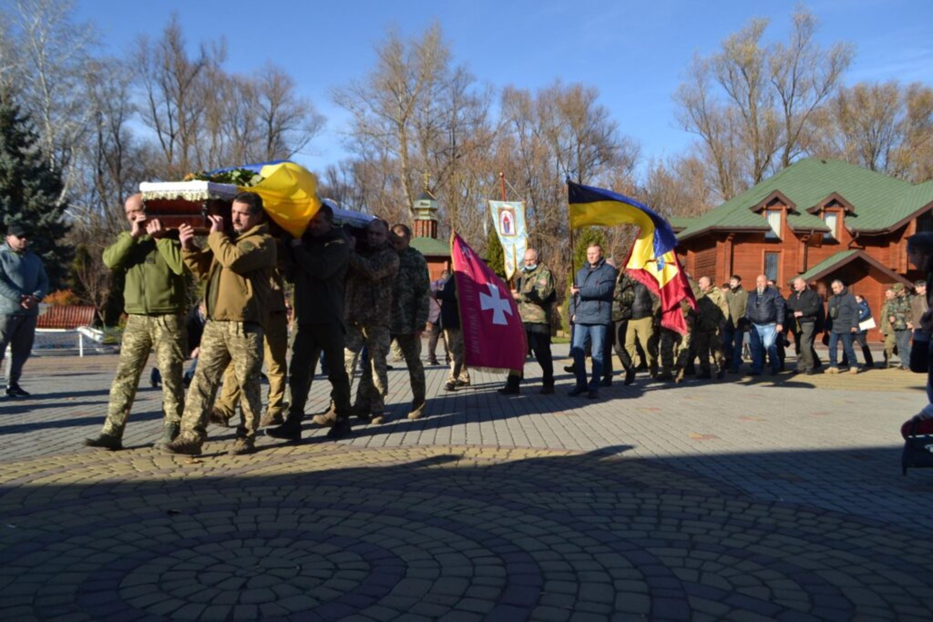 У Дніпрі попрощалися зі захисником Геннадієм Писаренком, який помер дорогою на Львівщину