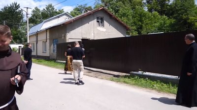 На Львівщині всупереч обуренню громадськості намагаються збудувати церкву Московського патріархату (ВІДЕО)