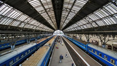 Сьогодні в Україні День залізничника