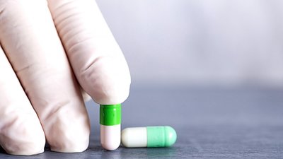 Рецепти на антибіотики дозволили виписувати середньому медичному персоналу в селах