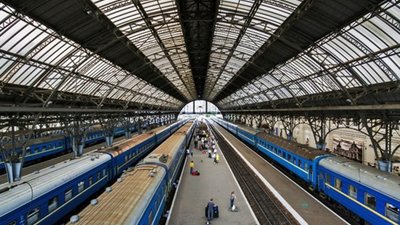 Зі Львова під час осінніх канікул курсуватимуть додаткові поїзди