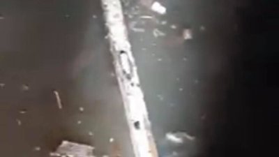 На вулиці Стрийській підвал багатоповерхівки затопило гарячою водою (ВІДЕО)