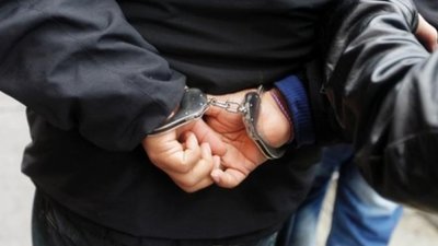 У Буську 37-річний чоловік завдав ножових поранень двом своїм знайомим