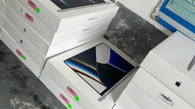 Львівські митники зупинили партію макбуків на суму понад мільйон гривень