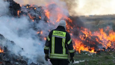 На Львівщині сталася пожежа на сміттєзвалищі (ФОТО)