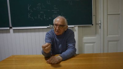 У Львові звільнили 87-річного викладача