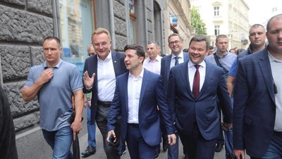 У Зеленського хочуть помститися Порошенку навіть ціною зради національних інтересів, — Арестович