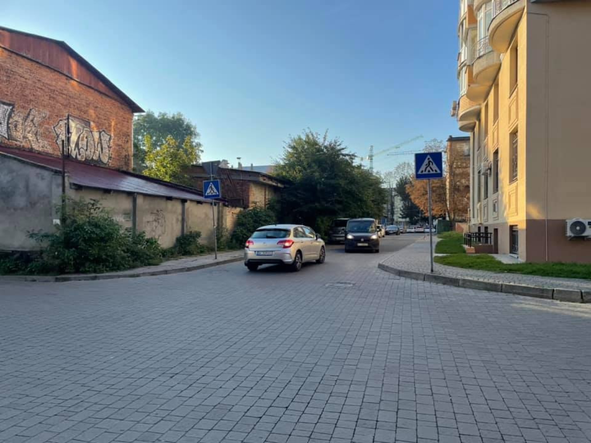 У Львові на ще одній вулиці встановлять улюблені стовпчики урбаністів, фото Ігор Зінкевич