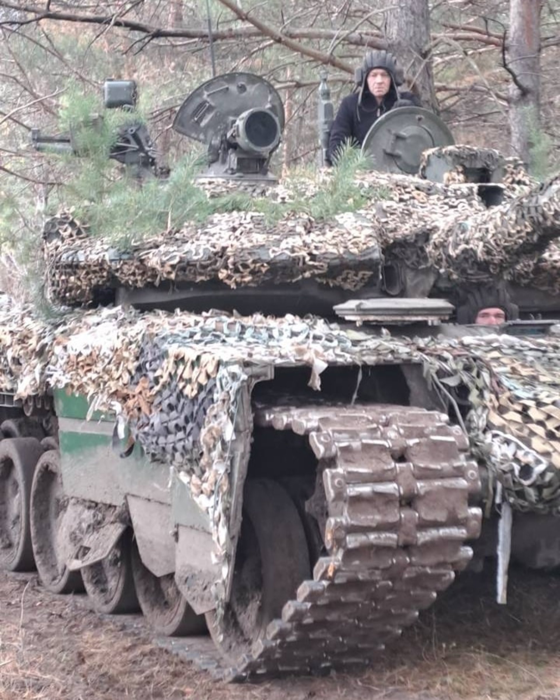 Воїни львівської ТрО розповіли, як завдяки російським дронам затрофеїли ворожі танки