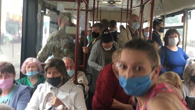 У Львові водії маршруток порушують закон про перевезення пасажирів під час карантину