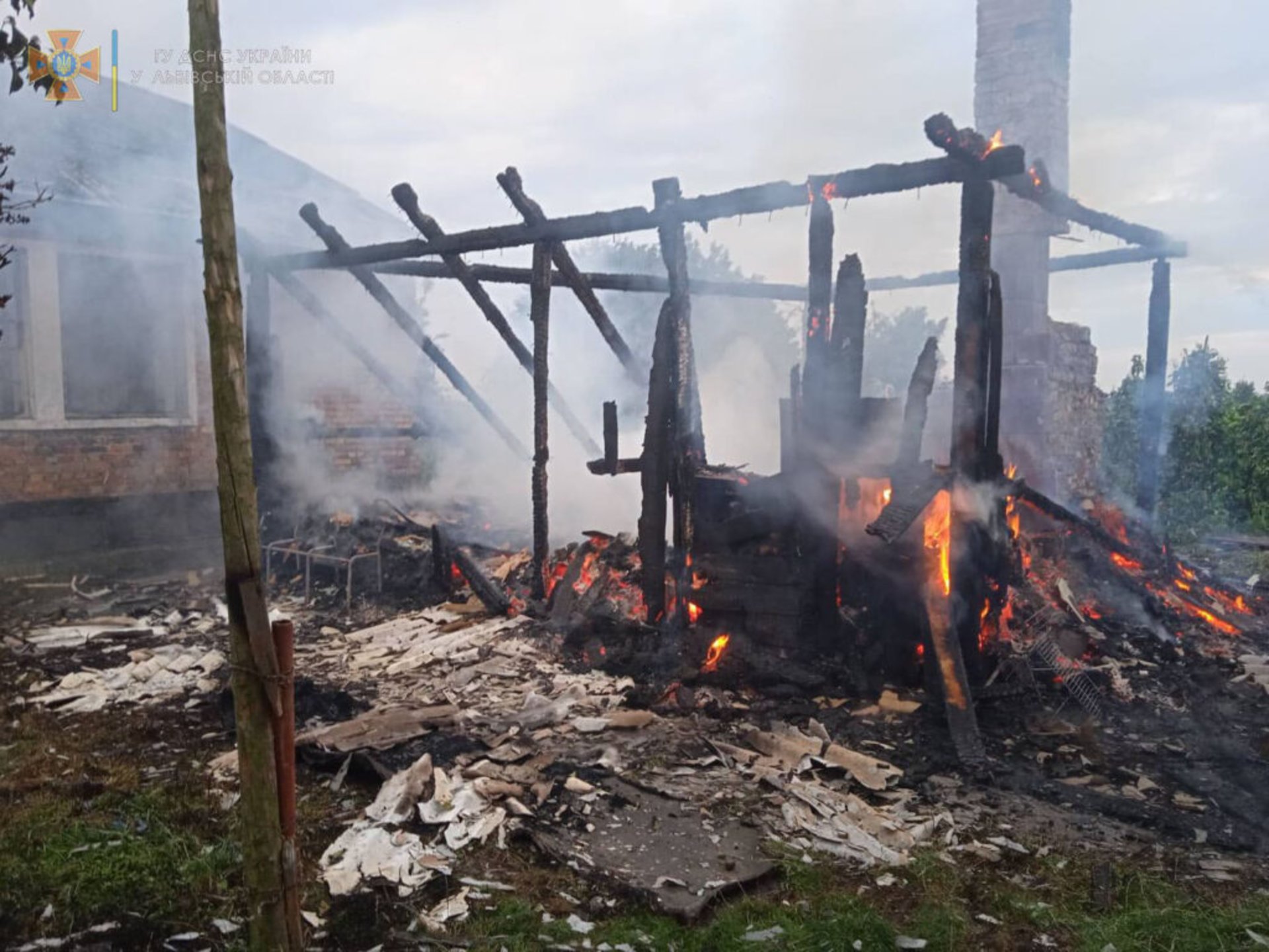 На Львівщині на місці пожежі виявили тіло власника