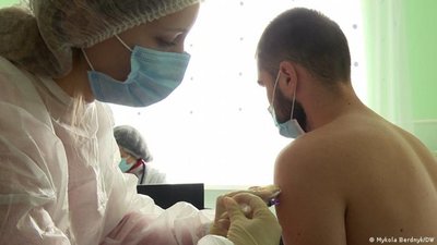 Хроніка COVID-19 за вихідні на Львівщині: хворих стає менше