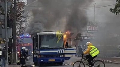 На Львівщині горить маршрутка (ВІДЕО)