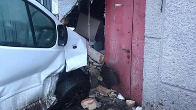 На Львівщині автомобіль влетів у будинок (ФОТО)