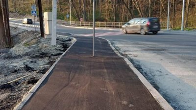 У Львові обіцяють забрати дорожні знаки із велосипедної доріжки (ФОТО)