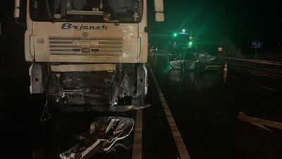 На Львівщині сталося лобове зіткнення російської фури з місцевим легковиком: є загиблі і травмовані (ВІДЕО)