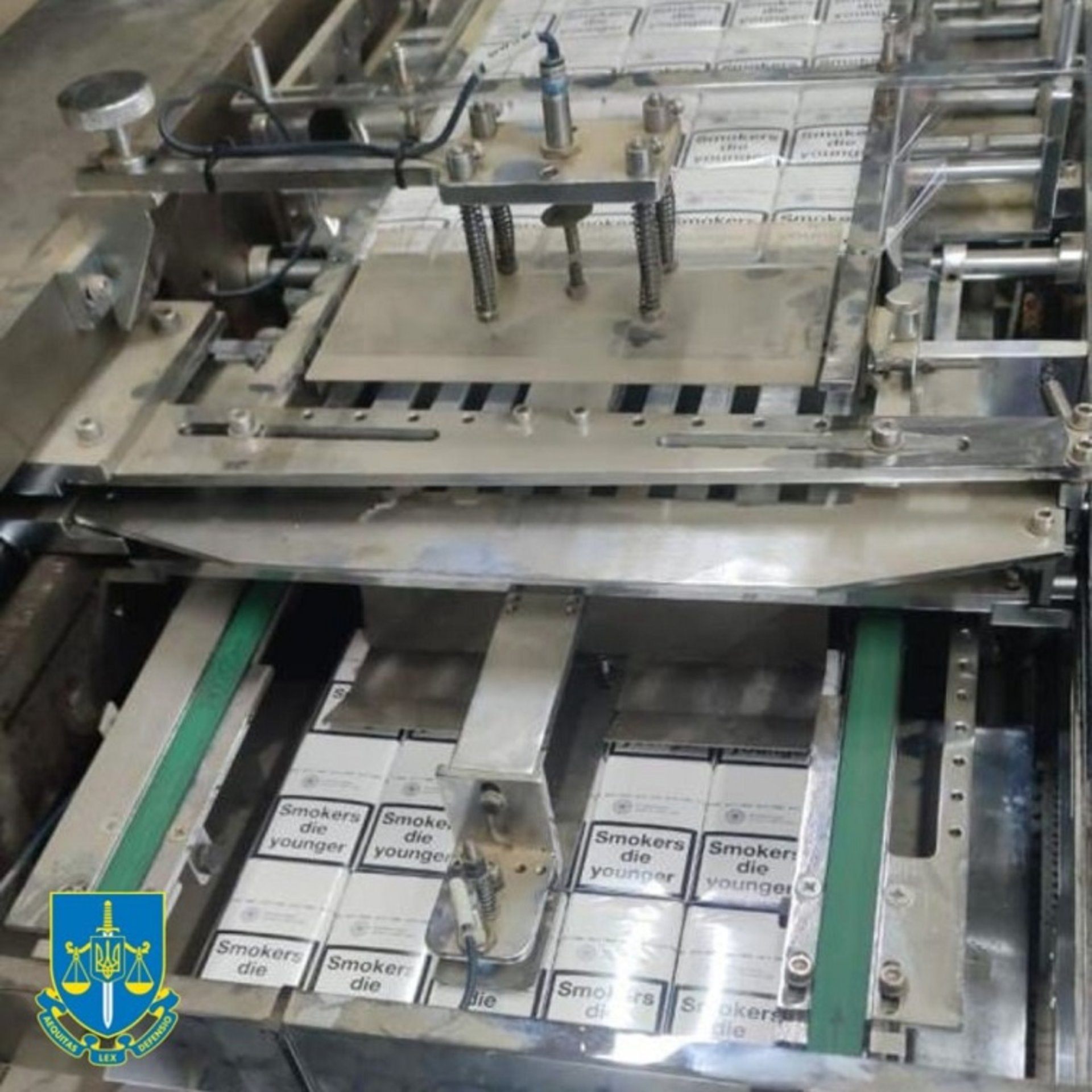 На Львівщині припинили діяльність підпільного цеху з виготовлення цигарок