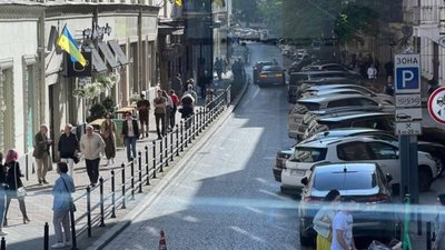 У центрі Львова перекрили рух на одній вулиці (ФОТО)