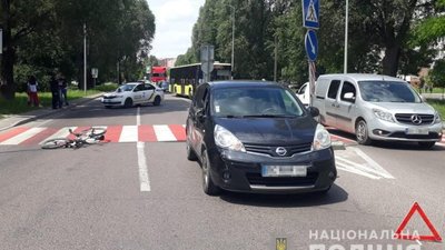 У Львові внаслідок наїзду автомобіля травмований велосипедист