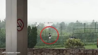 У Шегинях оштрафували українців, що перелізли через паркан під час брифінгу прикордонників (ВІДЕО)