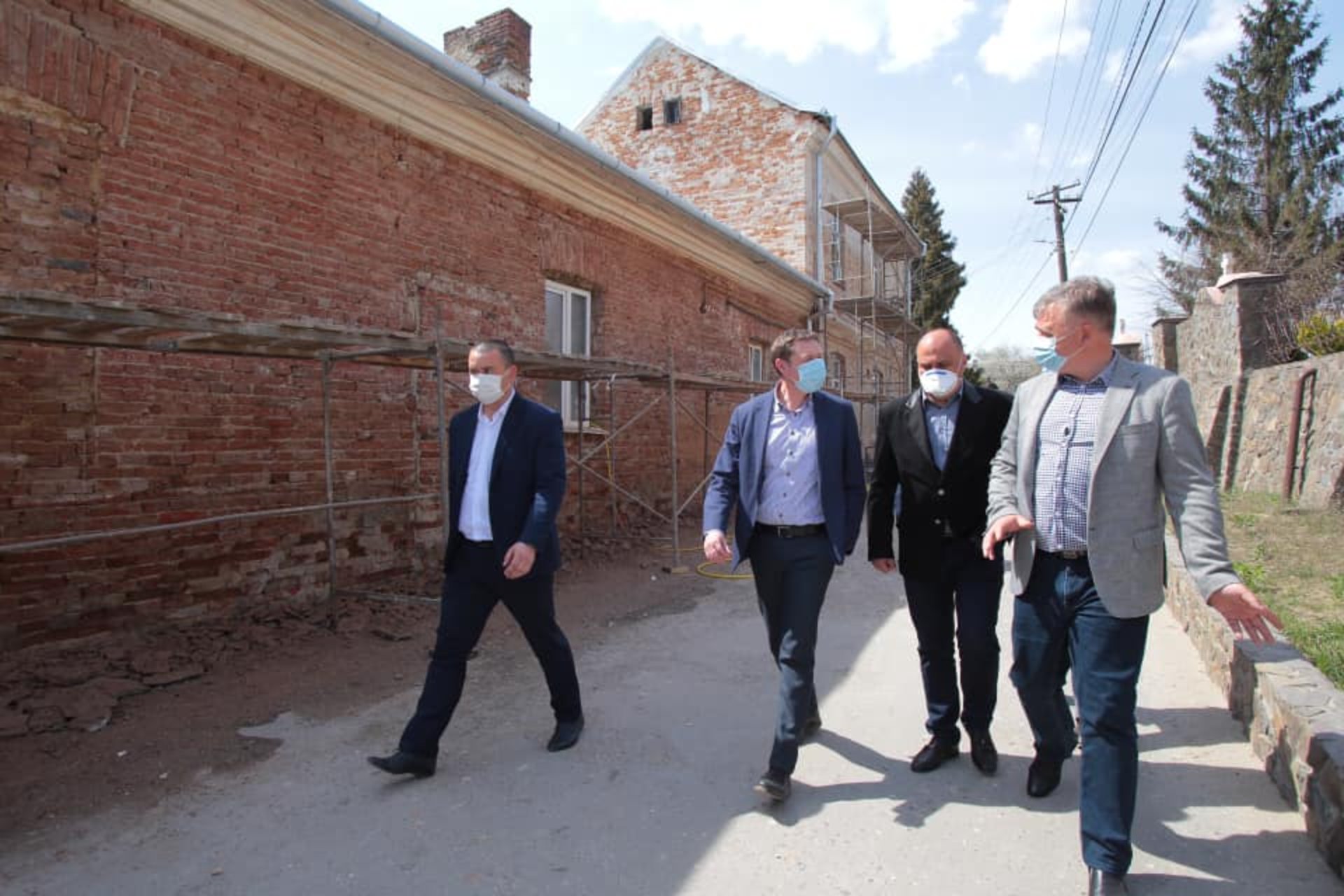 У Яворові працюватиме лише два апарати ШВЛ. Фото: Максим Козицький.