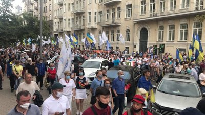 Це судилище є нікчемною помстою людей, які не люблять Україну, - Порошенко