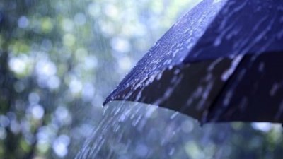 На Львівщину сунуть зливи та шквали