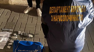 У Львові затримали «гастролера», який розповсюджував наркотики (ФОТО, ВІДЕО)